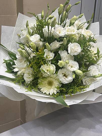 Karışık Beyaz Ağırlıklı Lisianthus Buketi - 1