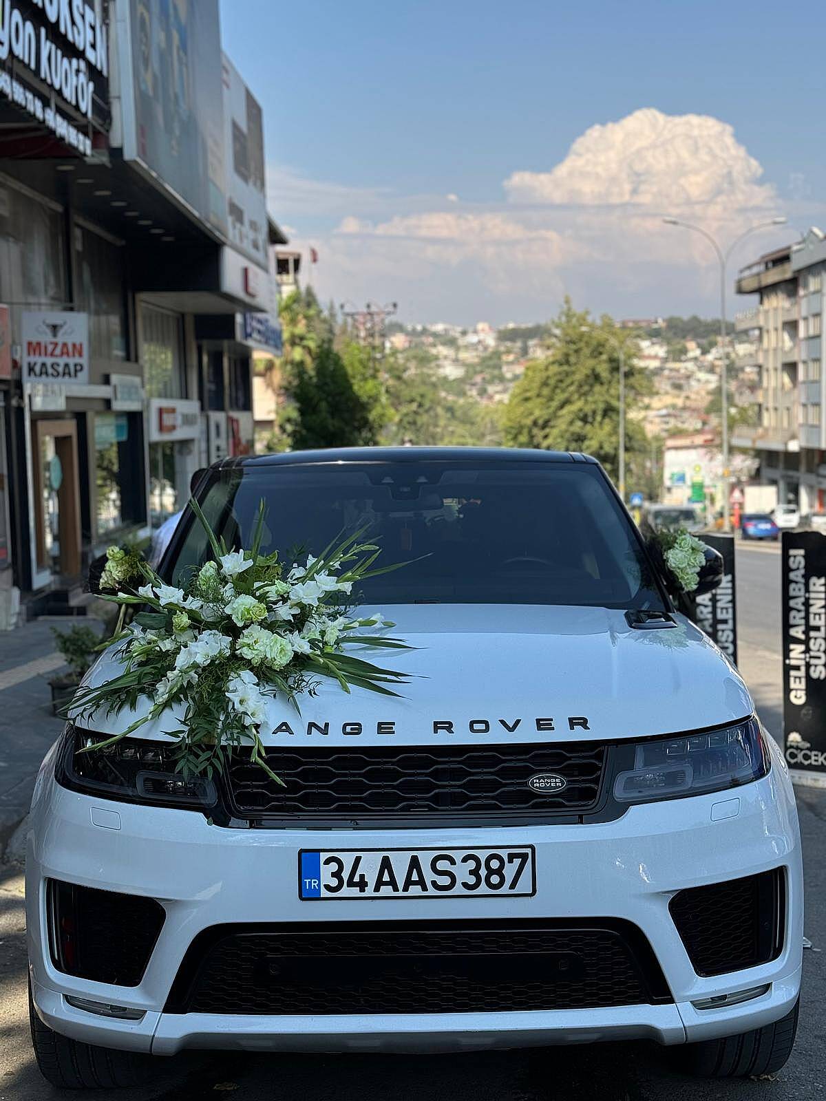 Beyaz Zarif Gelin Arabası